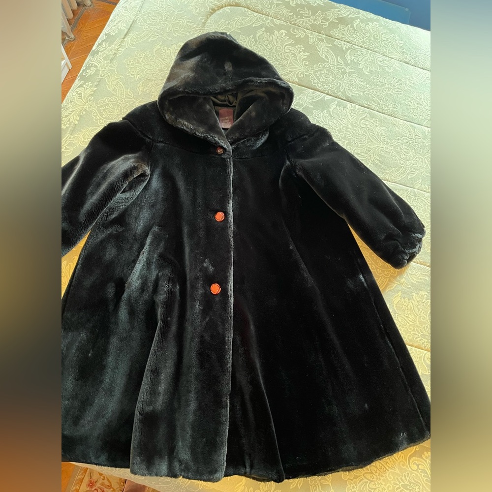Faux fur for Kids, great condition. Size 10. Clean by furrier method